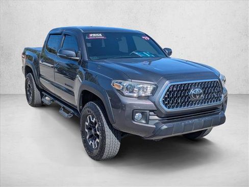 Used 2019 Toyota Tacoma TRD Off-Road image 3