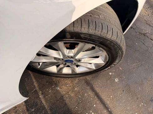 Used 2017 Ford Fusion SE w/ Fusion SE Technology Package image 44