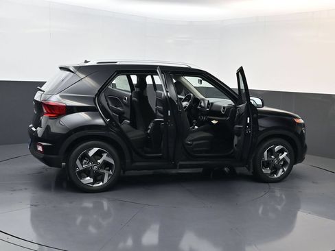 Certified 2026 Hyundai Venue SEL FWD image 30