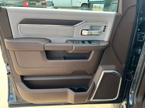 New 2026 RAM 2500 Laramie w/ Towing Technology Group AWD/4WD image 14