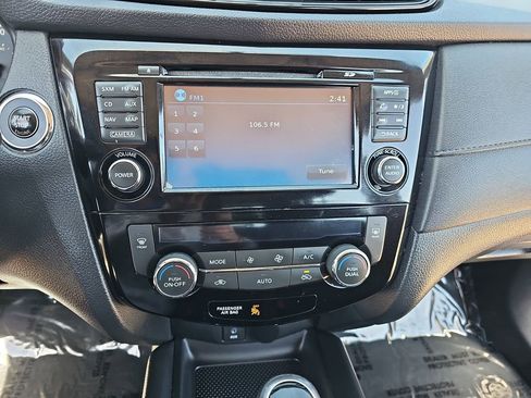 Used 2017 Nissan Rogue SV w/ SV Premium Package FWD image 20