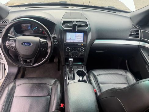 Used 2017 Ford Explorer XLT w/ Equipment Group 202A image 17