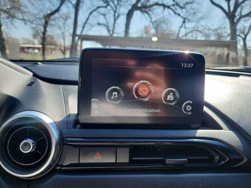 Used 2019 MAZDA MX-5 Miata Sport image 19