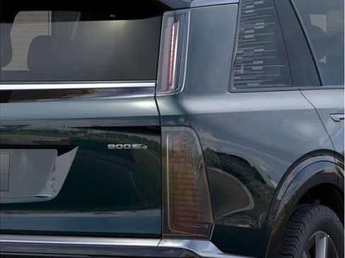 New 2026 Cadillac Vistiq Luxury image 37