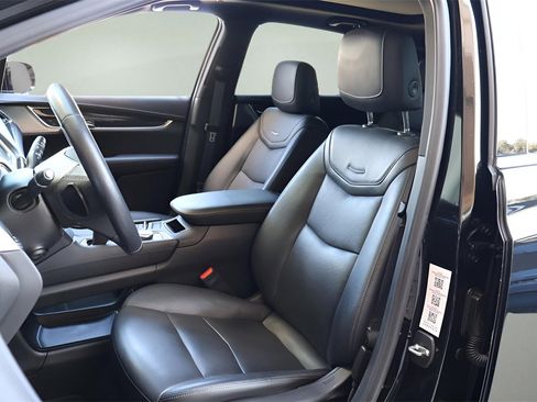 Used 2020 Cadillac XT5 Premium Luxury image 12