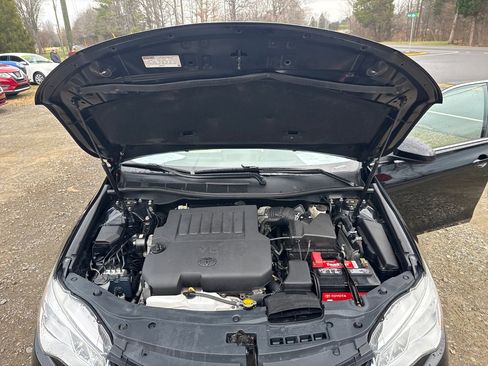 Used 2015 Toyota Camry XLE image 14