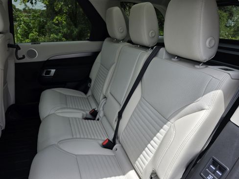New 2026 Land Rover Discovery Dynamic SE AWD/4WD image 13