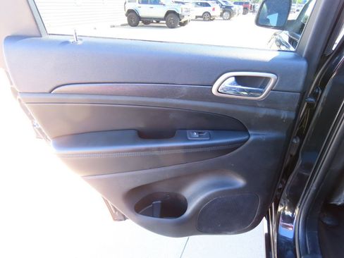 Used 2015 Jeep Grand Cherokee Altitude image 19