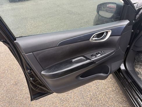 Used 2018 Nissan Sentra SR w/ SR Midnight Edition Package image 7