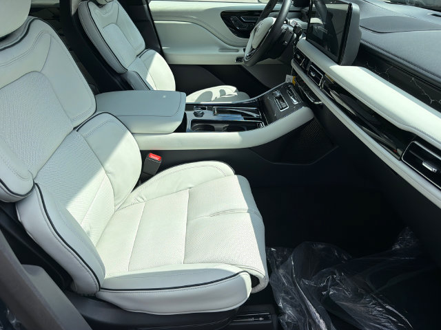 New 2027 Lincoln Aviator Black Label AWD/4WD image 14