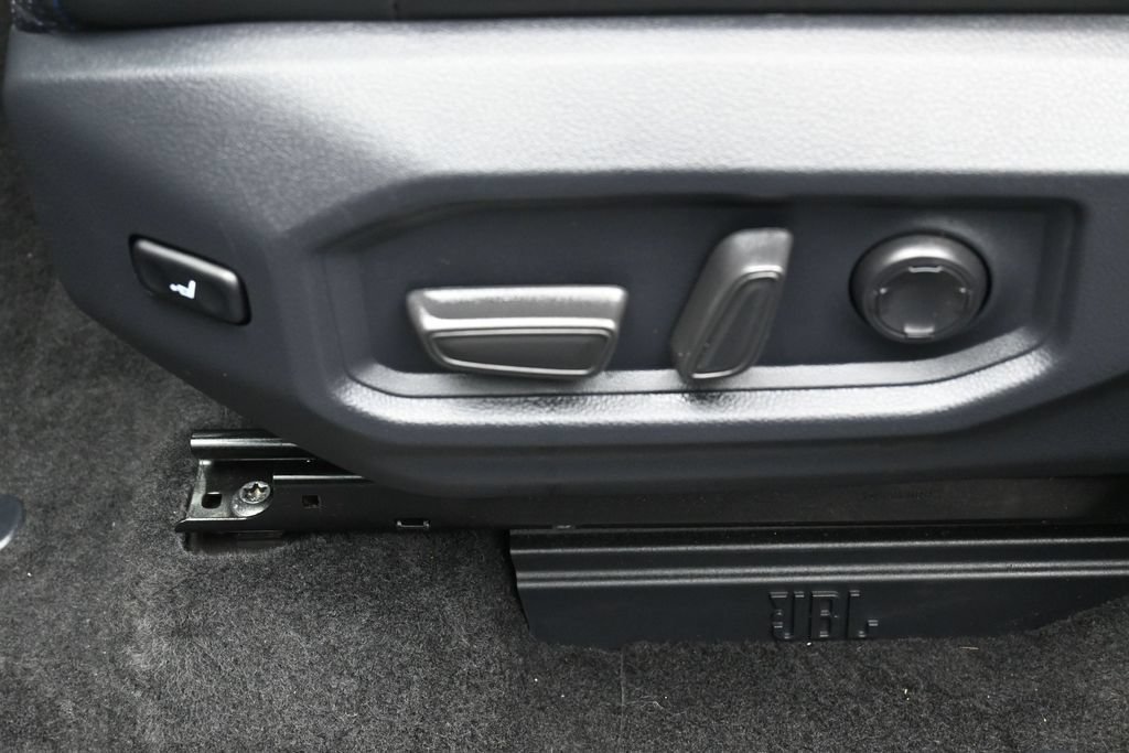 Used 2024 Toyota Tundra Platinum AWD/4WD image 10