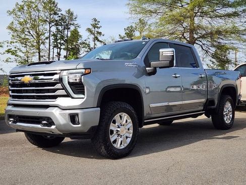 Used 2024 Chevrolet Silverado 2500 High Country w/ Technology Package AWD/4WD image 8