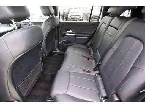 Used 2023 Mercedes-Benz GLB 250 4MATIC image 7