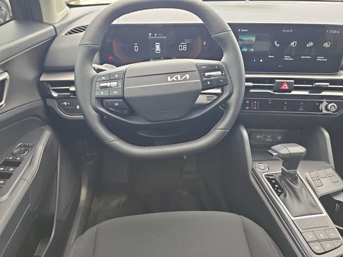 New 2026 Kia Sportage LX FWD image 13