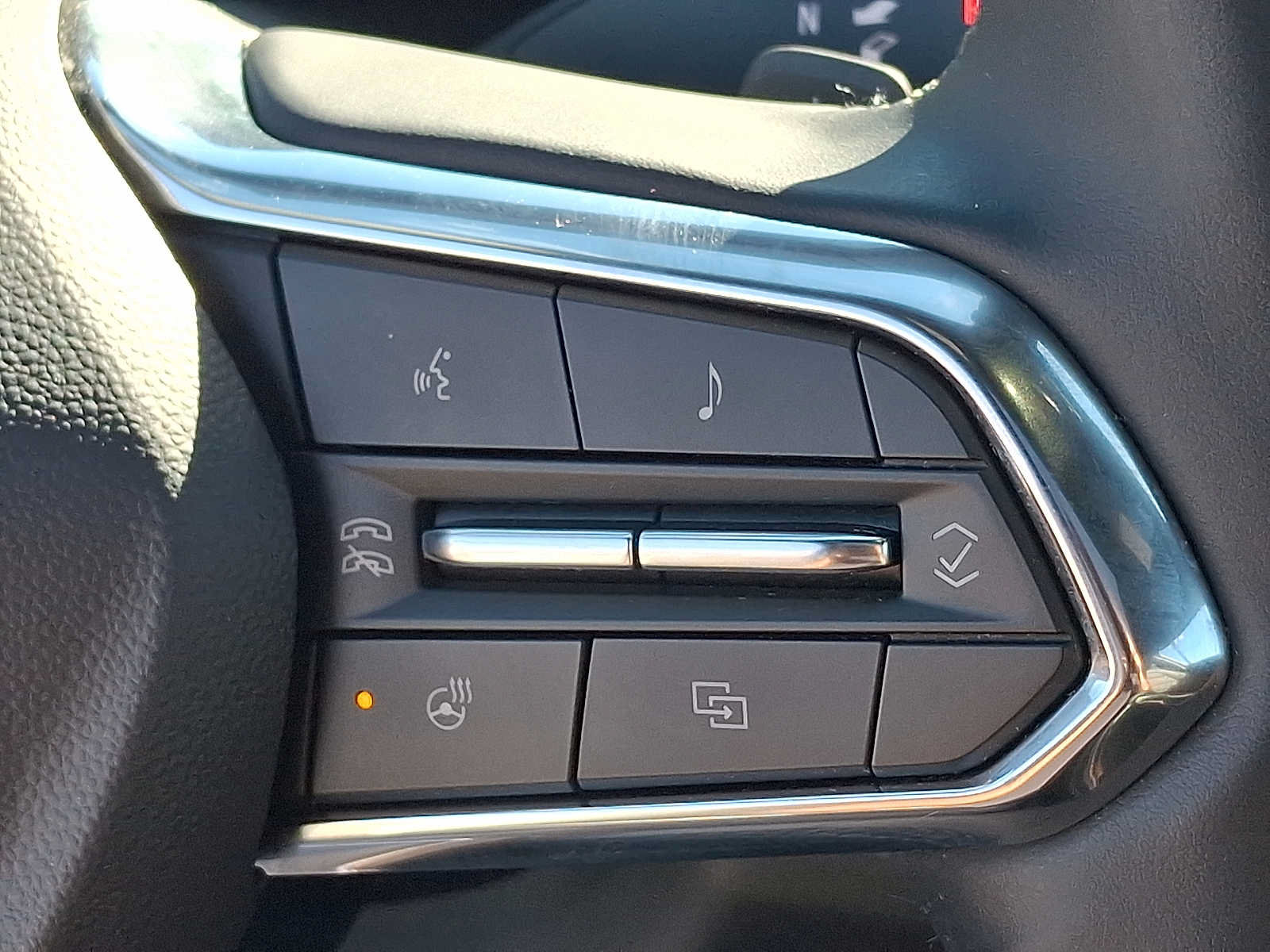 Certified 2025 Chevrolet Equinox LT w/ Convenience Package II FWD image 23