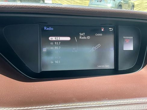 Used 2016 Lexus ES 350 w/ Premium Package w/Wood Trim FWD image 30