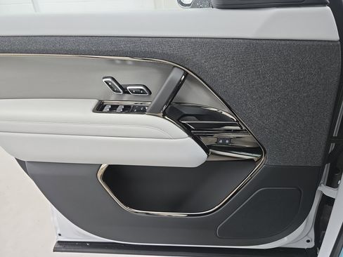New 2026 Land Rover Range Rover Sport SE image 27