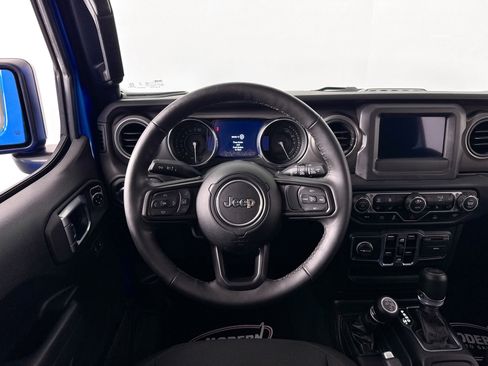 Used 2023 Jeep Wrangler Unlimited w/ Cold Weather Group image 22