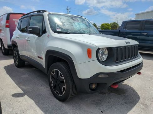 Used 2017 Jeep Renegade Trailhawk w/ Safety & Security Group AWD/4WD image 2