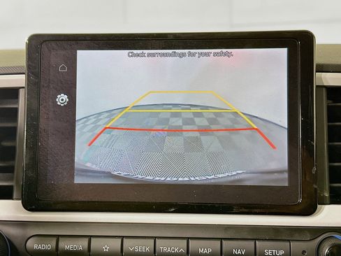 Used 2022 Hyundai Venue Limited image 25