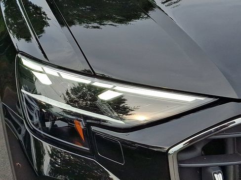 Certified 2025 Audi Q8 Premium Plus w/ Premium Plus Package AWD/4WD image 16