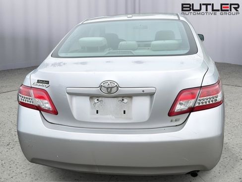 Used 2010 Toyota Camry LE FWD image 9