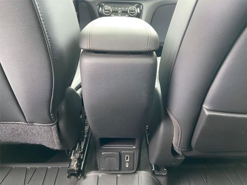 Used 2022 Buick Encore GX Essence w/ Experience Buick Package image 16