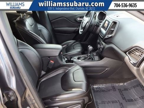 Used 2020 Jeep Cherokee Latitude Plus image 38