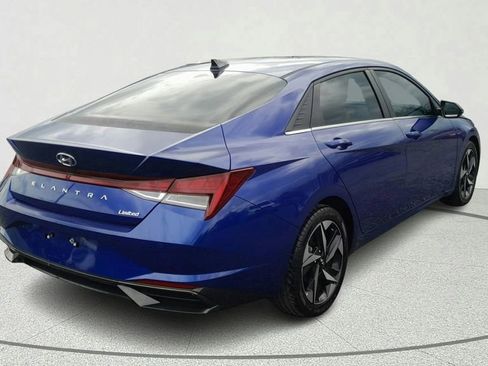 Used 2023 Hyundai Elantra Limited image 6