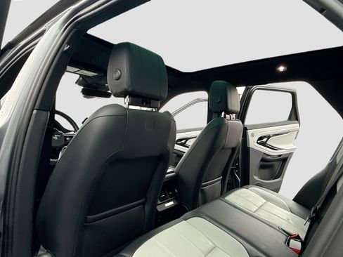 Used 2021 Land Rover Range Rover Evoque R-Dynamic SE image 6