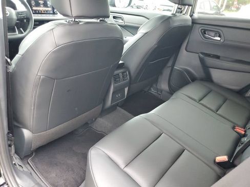 Used 2026 Nissan Rogue SV w/ SV Premium Package FWD image 32