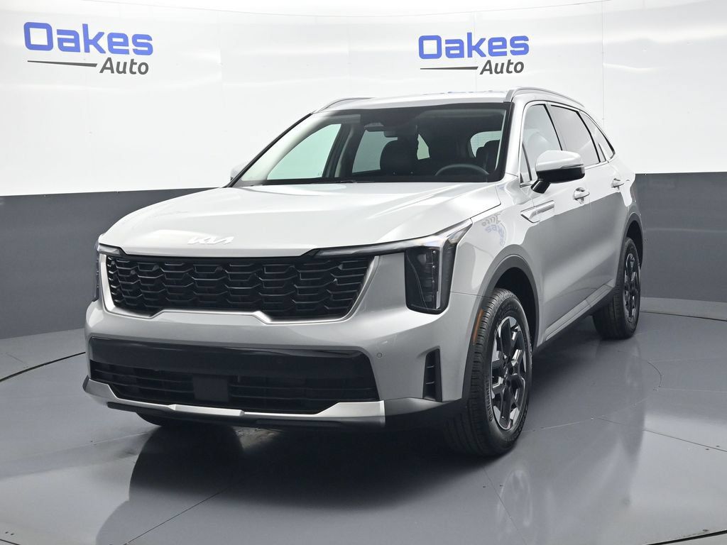 Certified 2026 Kia Sorento S AWD/4WD image 3