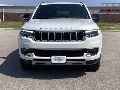 Used 2023 Jeep Wagoneer Series II w/ Premium Group I AWD/4WD image 2