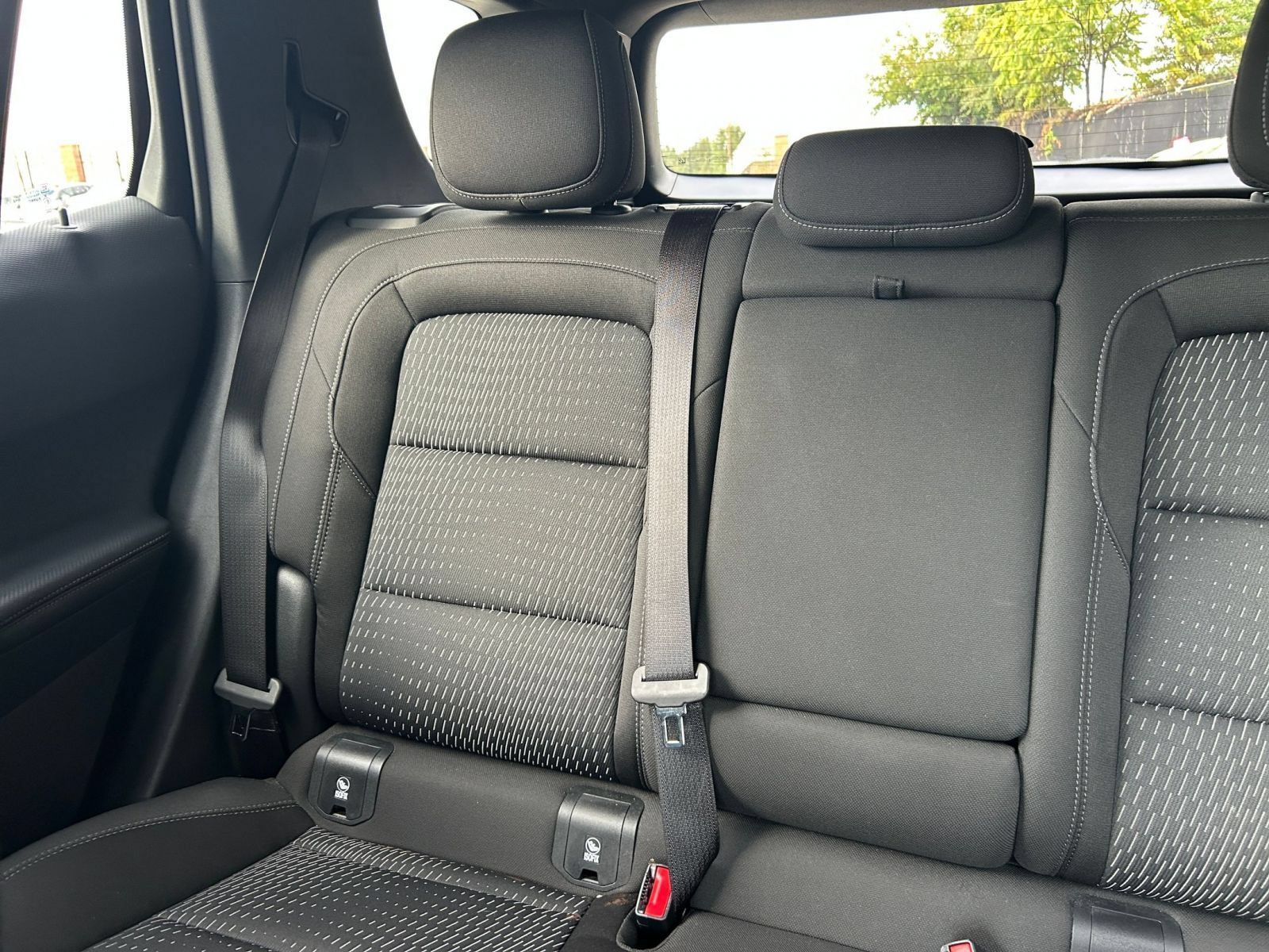 Used 2025 Chevrolet Equinox LT FWD image 33