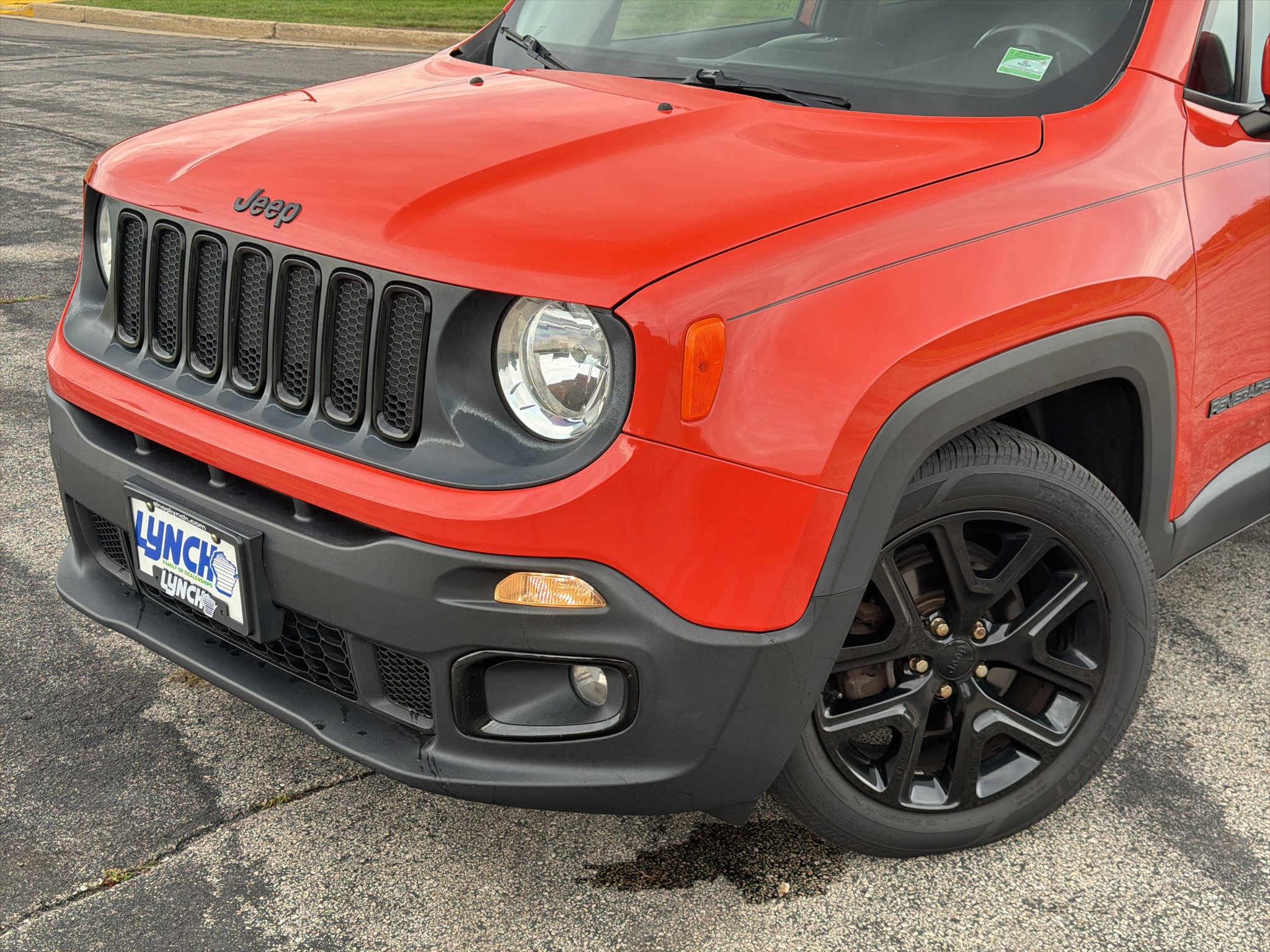 Used 2017 Jeep Renegade Altitude FWD image 8