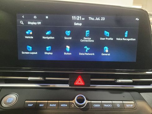 Used 2025 Hyundai Elantra Limited FWD image 25