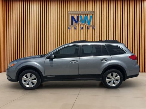 Used 2011 Subaru Outback 3.6R Limited AWD/4WD image 28