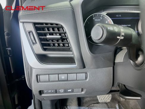 Used 2024 Nissan Rogue SV FWD image 13