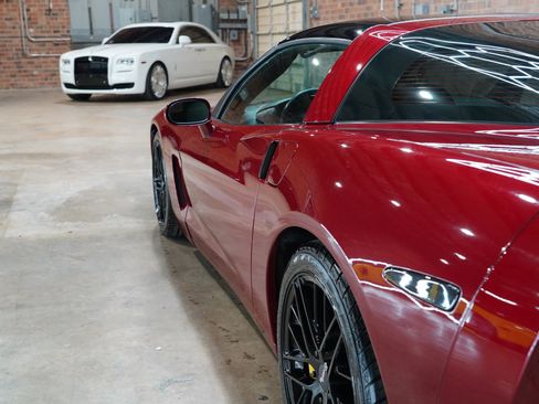 Used 2006 Chevrolet Corvette Coupe w/ Preferred Equipment Group image 16