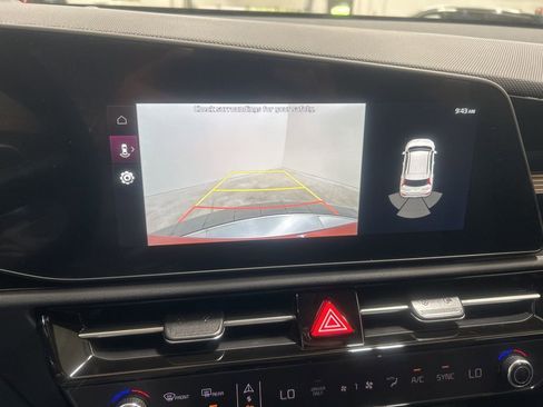 New 2025 Kia Niro EX image 17