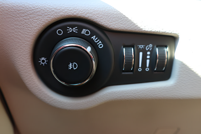 Used 2023 Chrysler Pacifica Touring-L FWD image 36