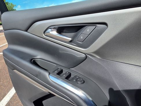 New 2026 Chevrolet Traverse LT w/ LPO, Floor Liner Package FWD image 12