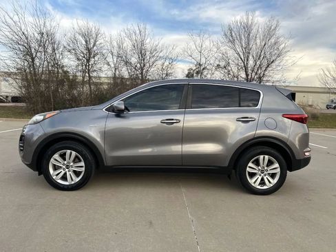 Used 2017 Kia Sportage LX AWD/4WD image 9