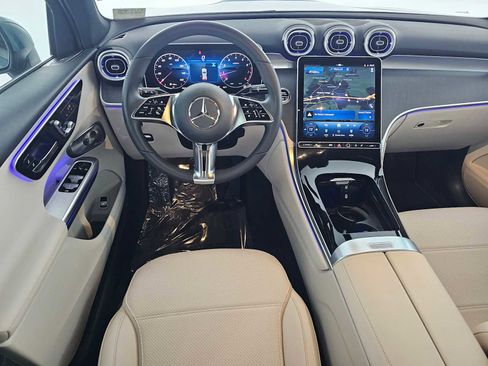 Used 2026 Mercedes-Benz GLC 300 image 18