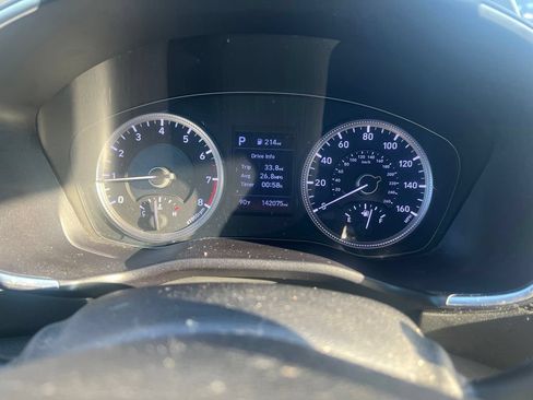 Used 2019 Hyundai Santa Fe SE AWD/4WD image 11