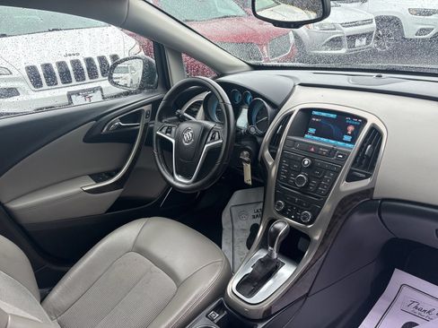 Used 2015 Buick Verano FWD image 19