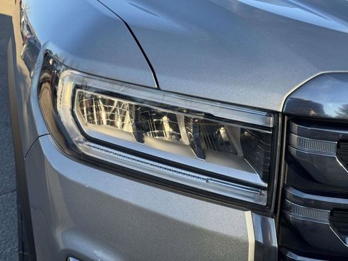 Used 2023 GMC Acadia AT4 image 7