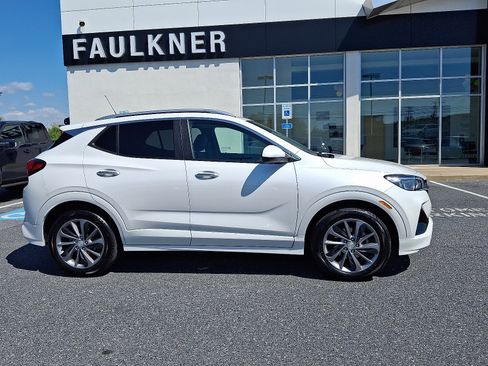 Used 2023 Buick Encore GX Select w/ Sport Touring Package FWD image 7