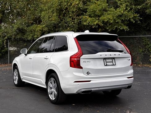 Used 2021 Volvo XC90 T6 Momentum image 5