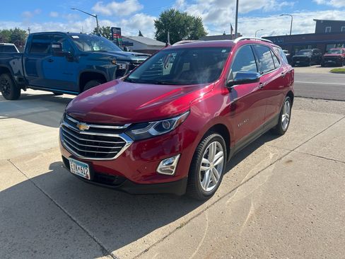 Used 2019 Chevrolet Equinox Premier AWD/4WD image 2